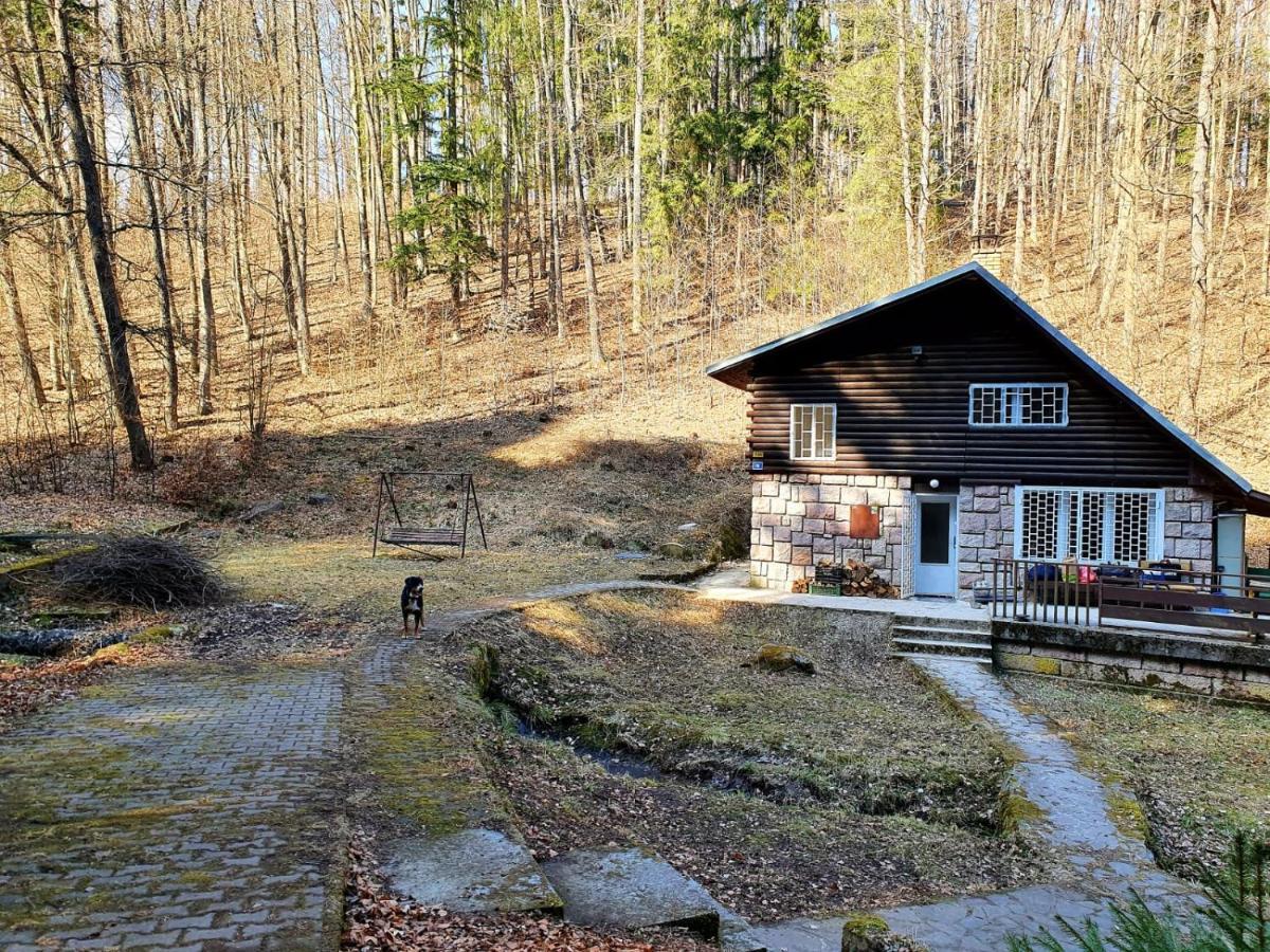 Horska Chata V Srdci Kremnickych Hor Banská Bystrica Exteriör bild