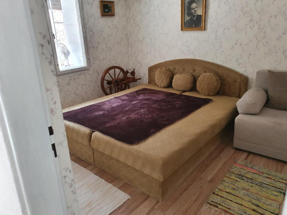 Horska Chata V Srdci Kremnickych Hor Banská Bystrica Exteriör bild