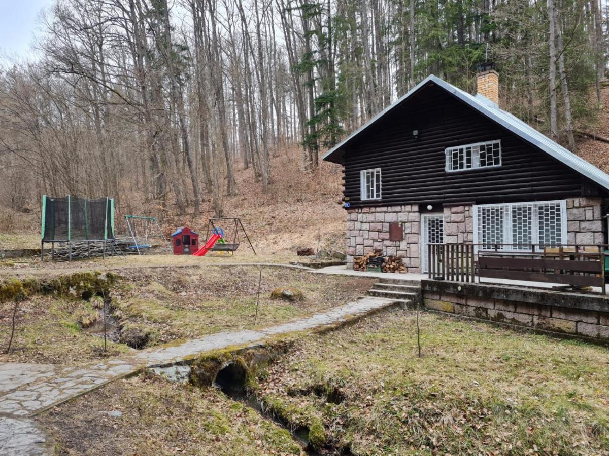 Horska Chata V Srdci Kremnickych Hor Banská Bystrica Exteriör bild